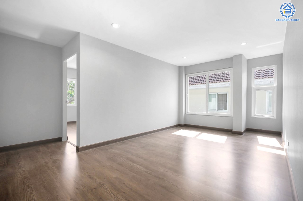 บ้านมือสองตกแต่งใหม่ ม.โนเบิล อุทยาน บรมราชชนนี-พุทธมณฑลสาย3 ห้องมุม เนื้อที่ 60 ตร.ว. ฟังก์ชัน 4 ห้องนอน 3 ห้องน้ำ บนทำเลศักยภาพ ใกล้ทางคู่ขนานลอยฟ้าบรมราชชนนี ม.มหิดล และ เพียง 10 นาทีถึงเซ็นทรัลศาลายา